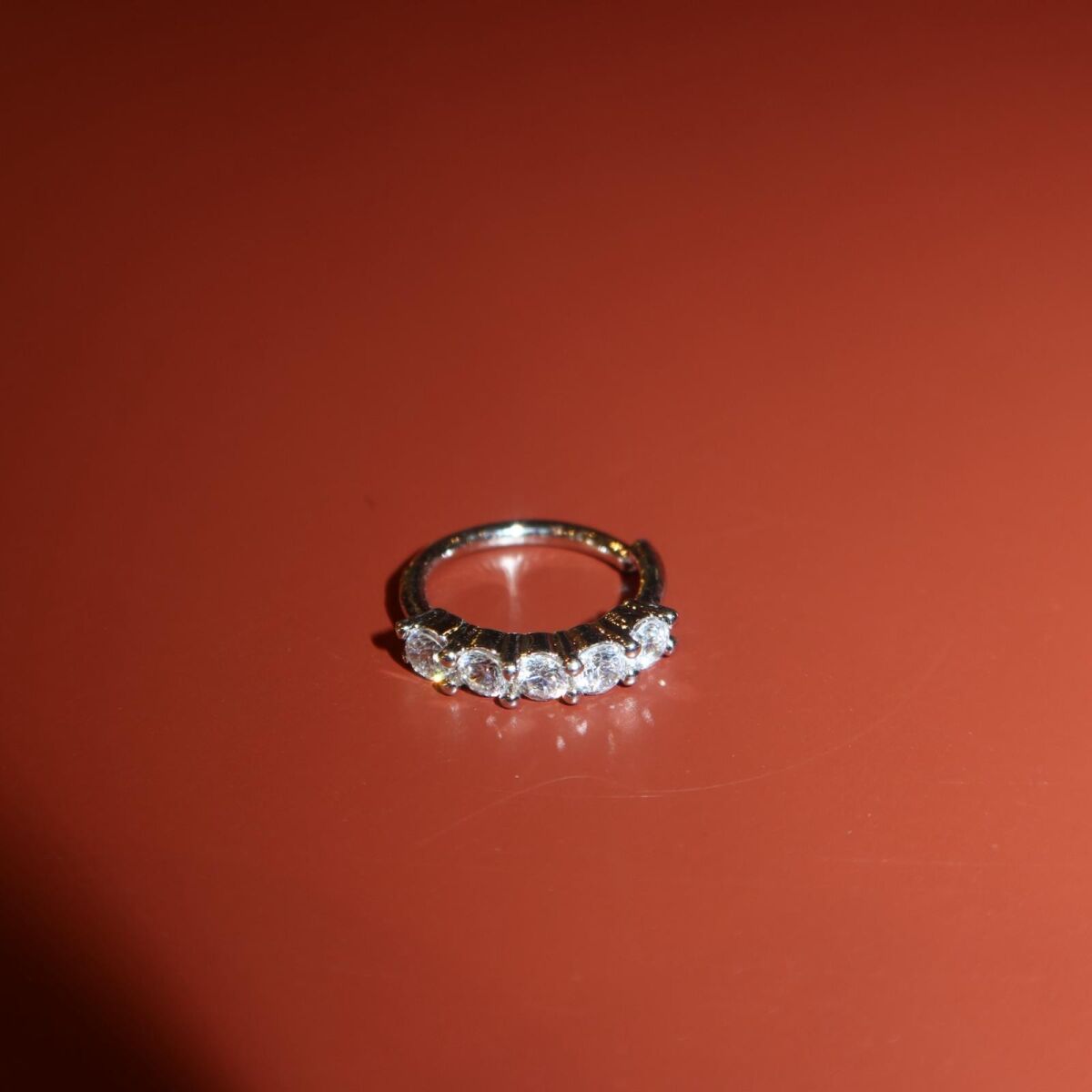 5 Taşlı Halka Kıkırdak Küpesi - 1