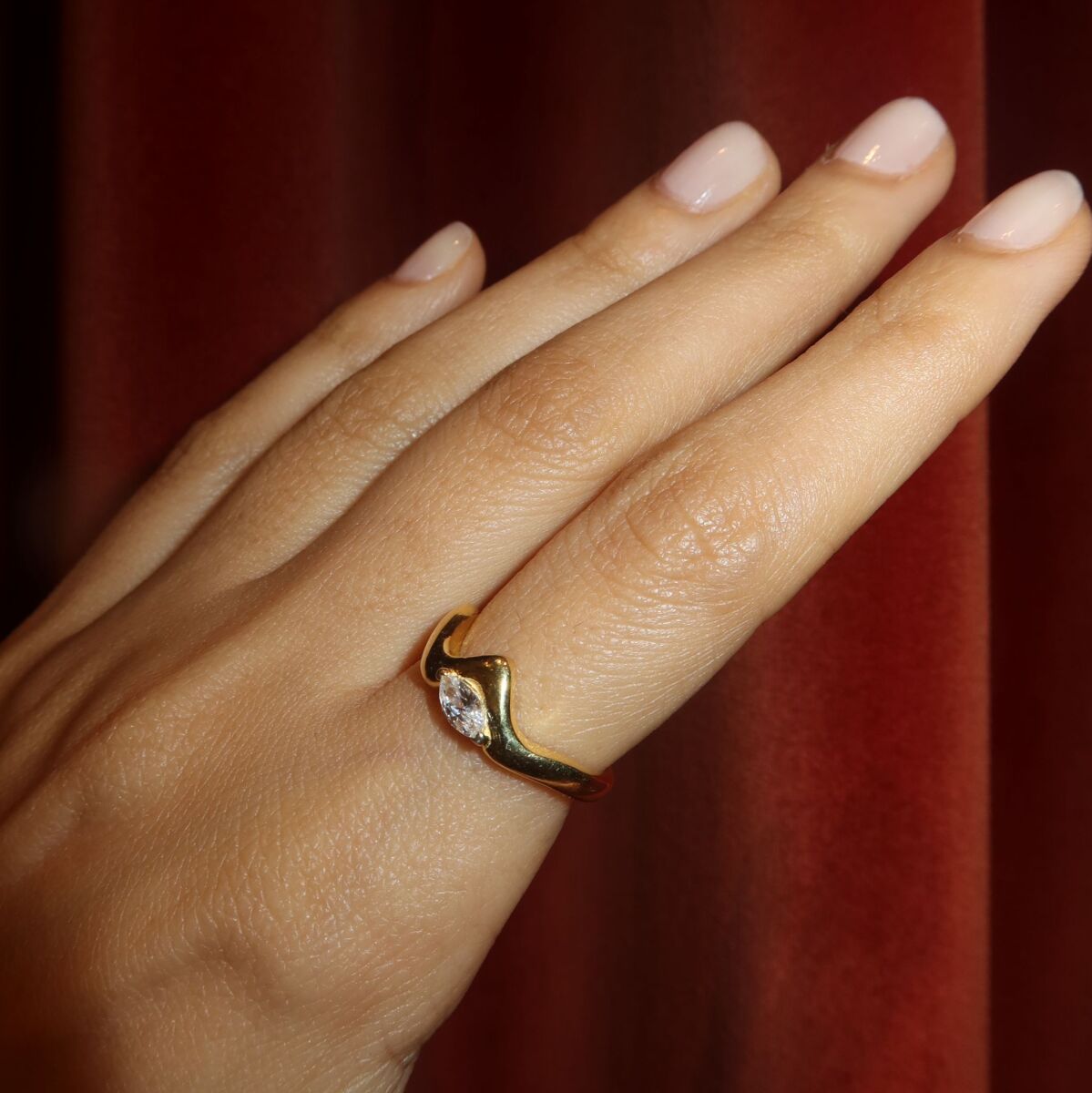 Beyaz Badem Taşlı Kıvrımlı Yüzük | 925 Gümüş - 1