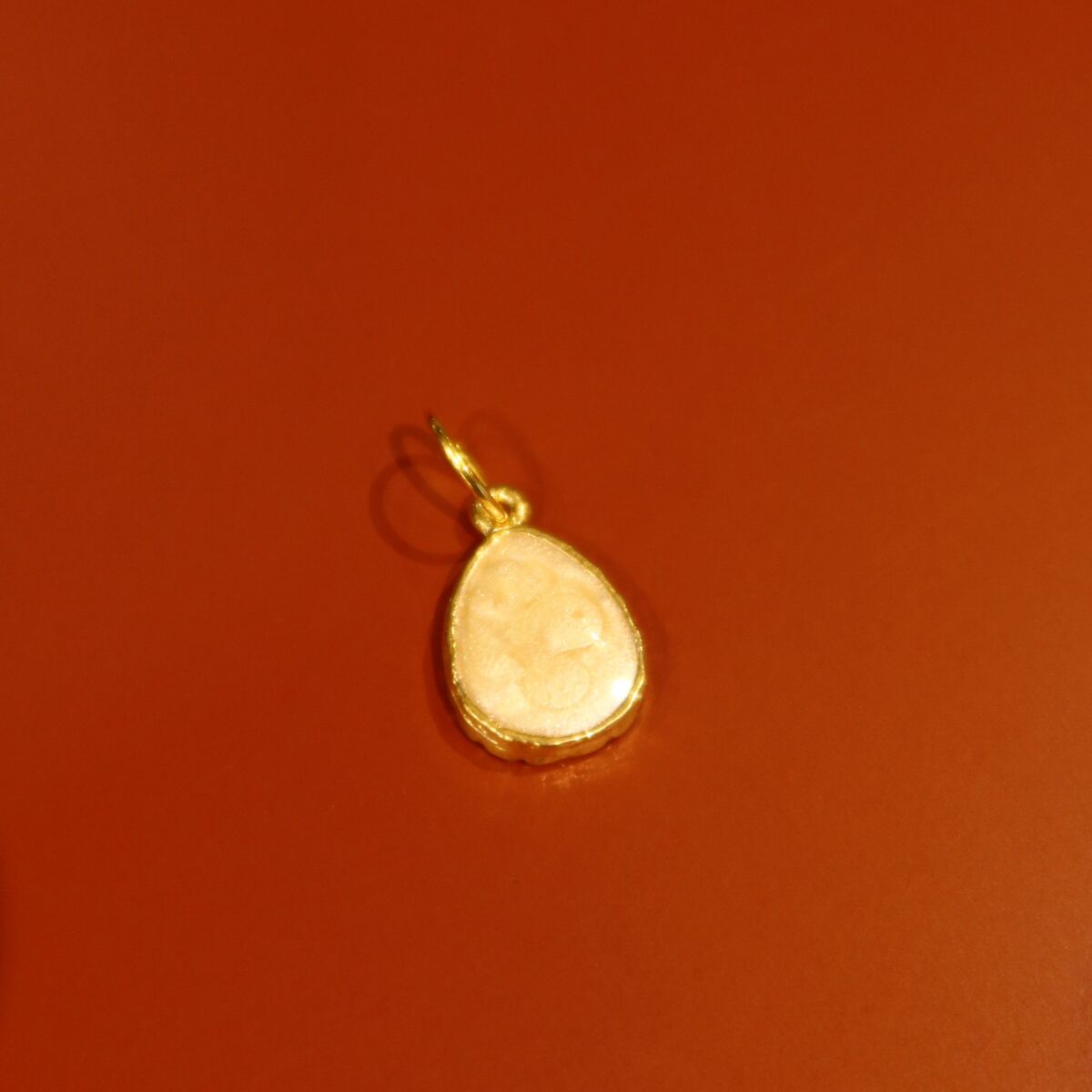 Beyaz Mineli Damla Charm - 1