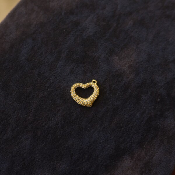 Beyaz Taşlı Kalpli Charm - Fi Season