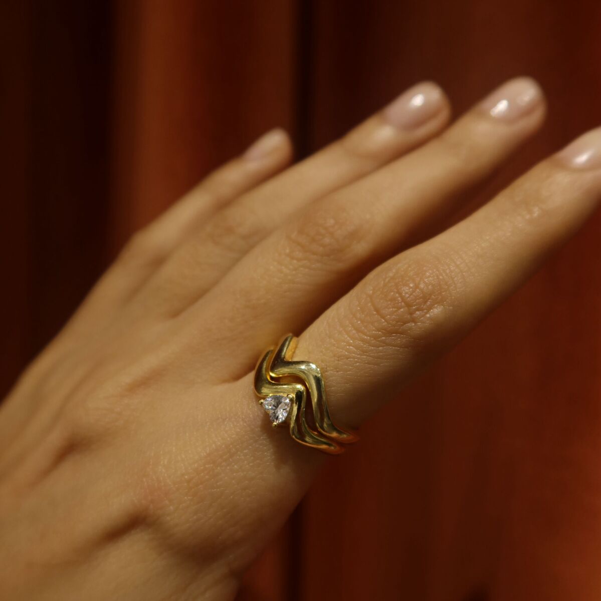 Beyaz Taşlı Kalpli Kıvrımlı Yüzük | 925 Gümüş - 1