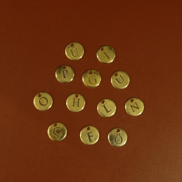 Daire Plaka Harf Charm - 1