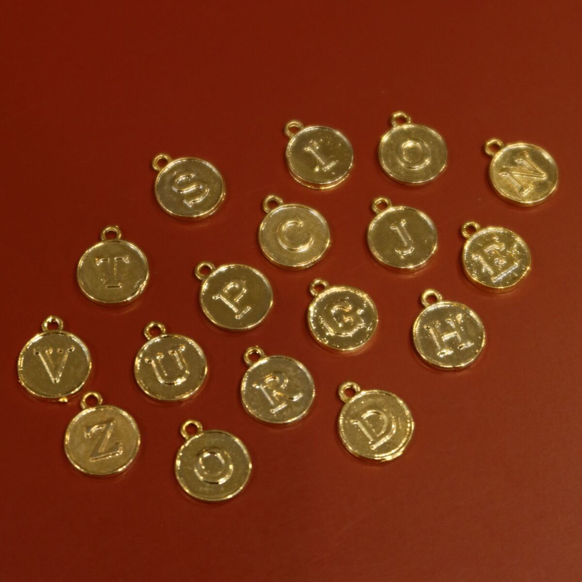 Daire Plakalı Harf Charm - 1