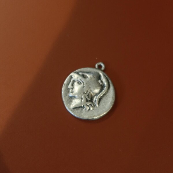 Figürlü Madalyon Charm - Fi Season