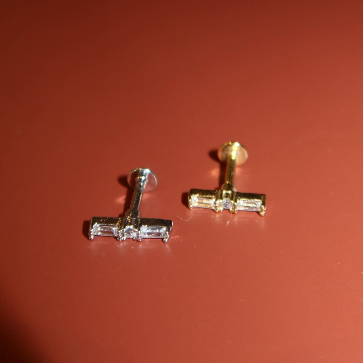 İki Taşlı Baget Tragus Piercing - 1