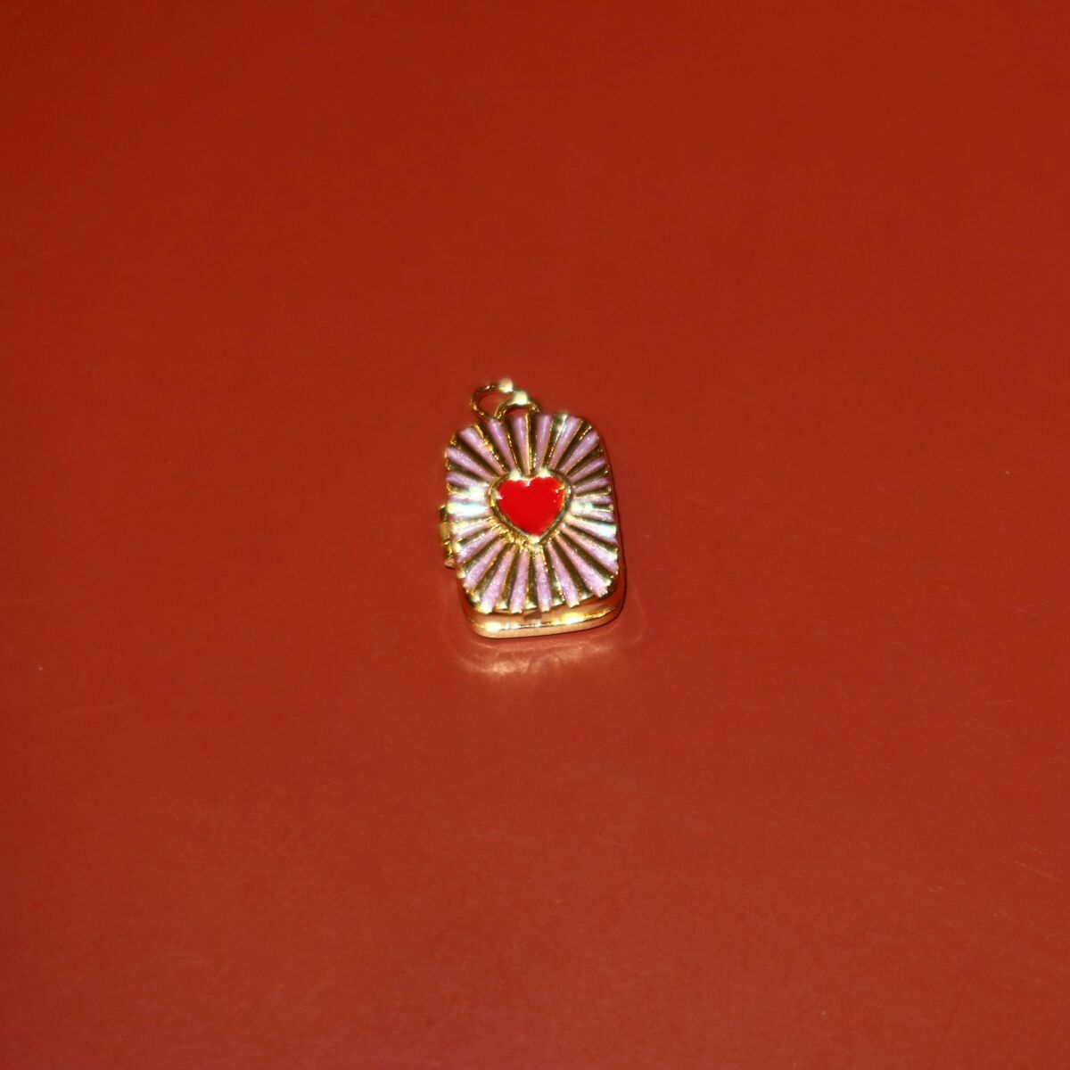 Kırmızı Mineli Kalpli Kapaklı Charm - 1