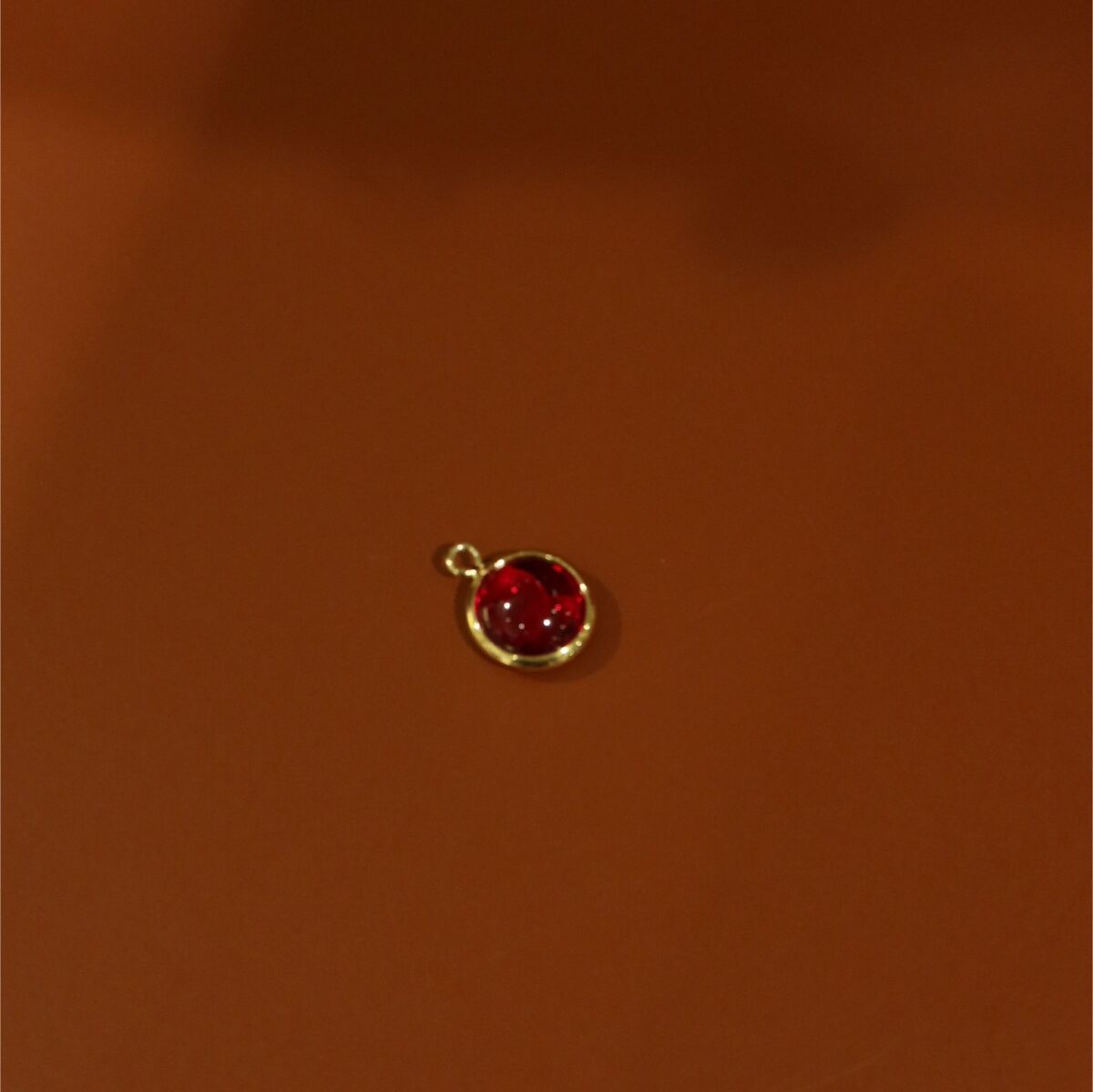 Kırmızı Taşlı Charm - 1