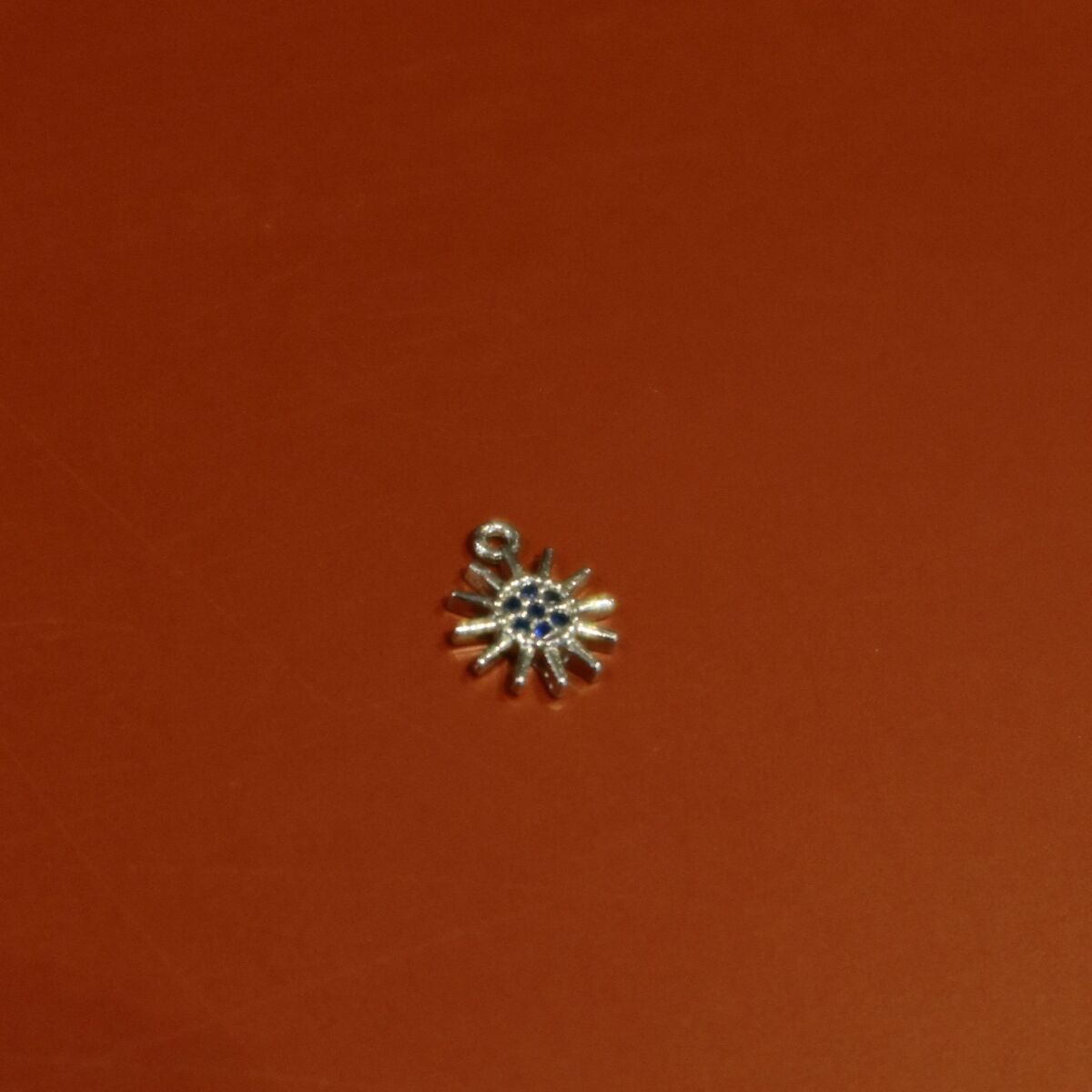 Lacivert Taşlı Güneş Figürlü Charm - 1