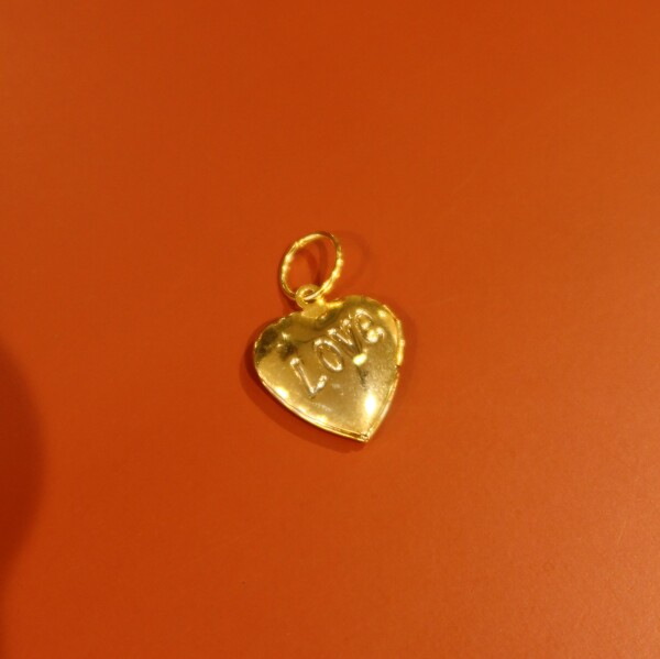 Love Yazılı Kapaklı Kalp Charm - Fi Season