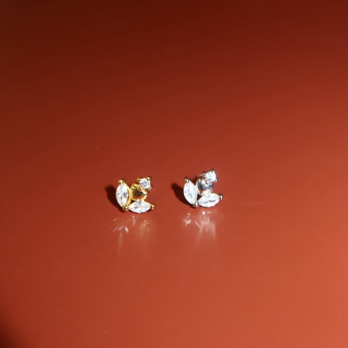 Ortası Kalpli Badem Taşlı Piercing - 1