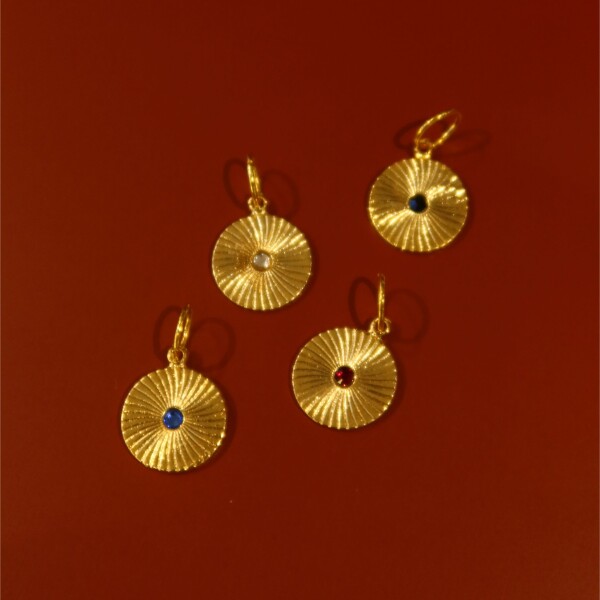 Renkli Plaka Madalyon Charm - Fi Season