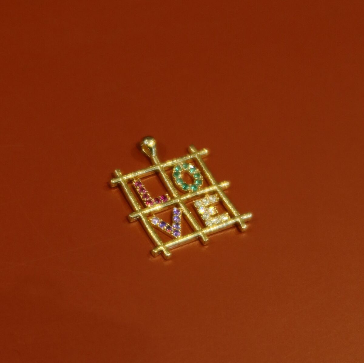 Renkli Taşlı Love Yazılı Charm - 1