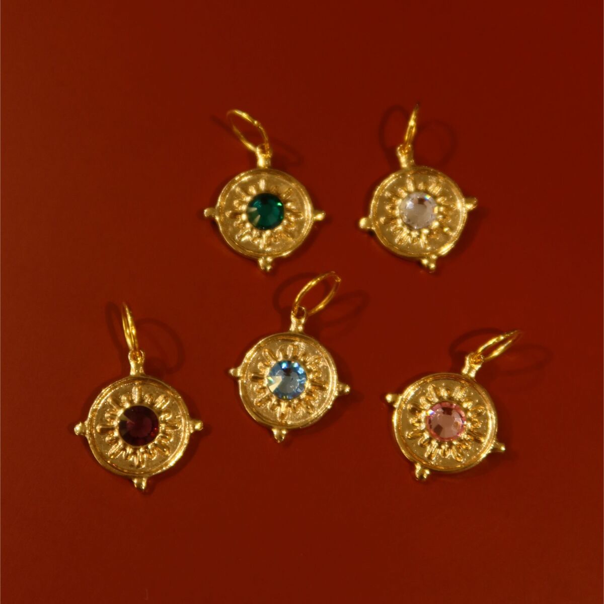 Renkli Taşlı Madalyon Charm - 1