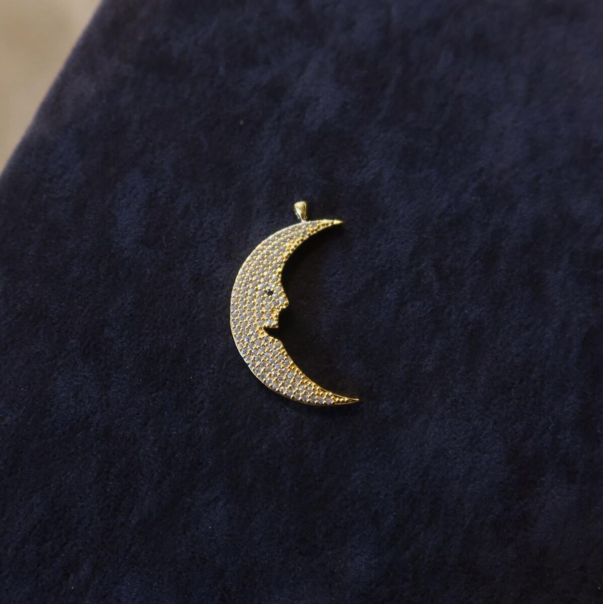 Taşlı Büyük Ay Figürlü Charm - 1