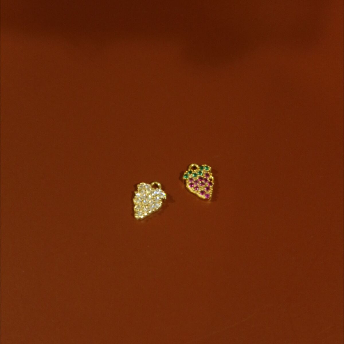 Taşlı Çilek Figürlü Charm - 1