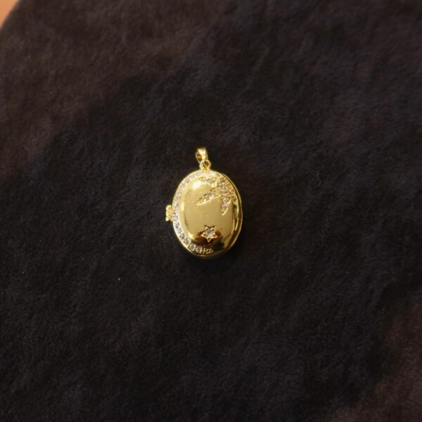 Taşlı Güneş Figürlü Kapaklı Charm - Fi Season