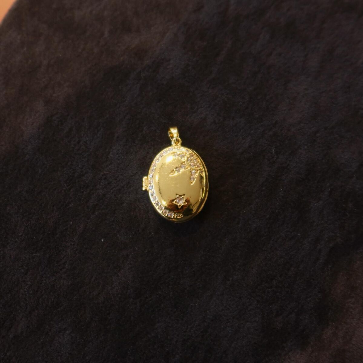 Taşlı Güneş Figürlü Kapaklı Charm - 1