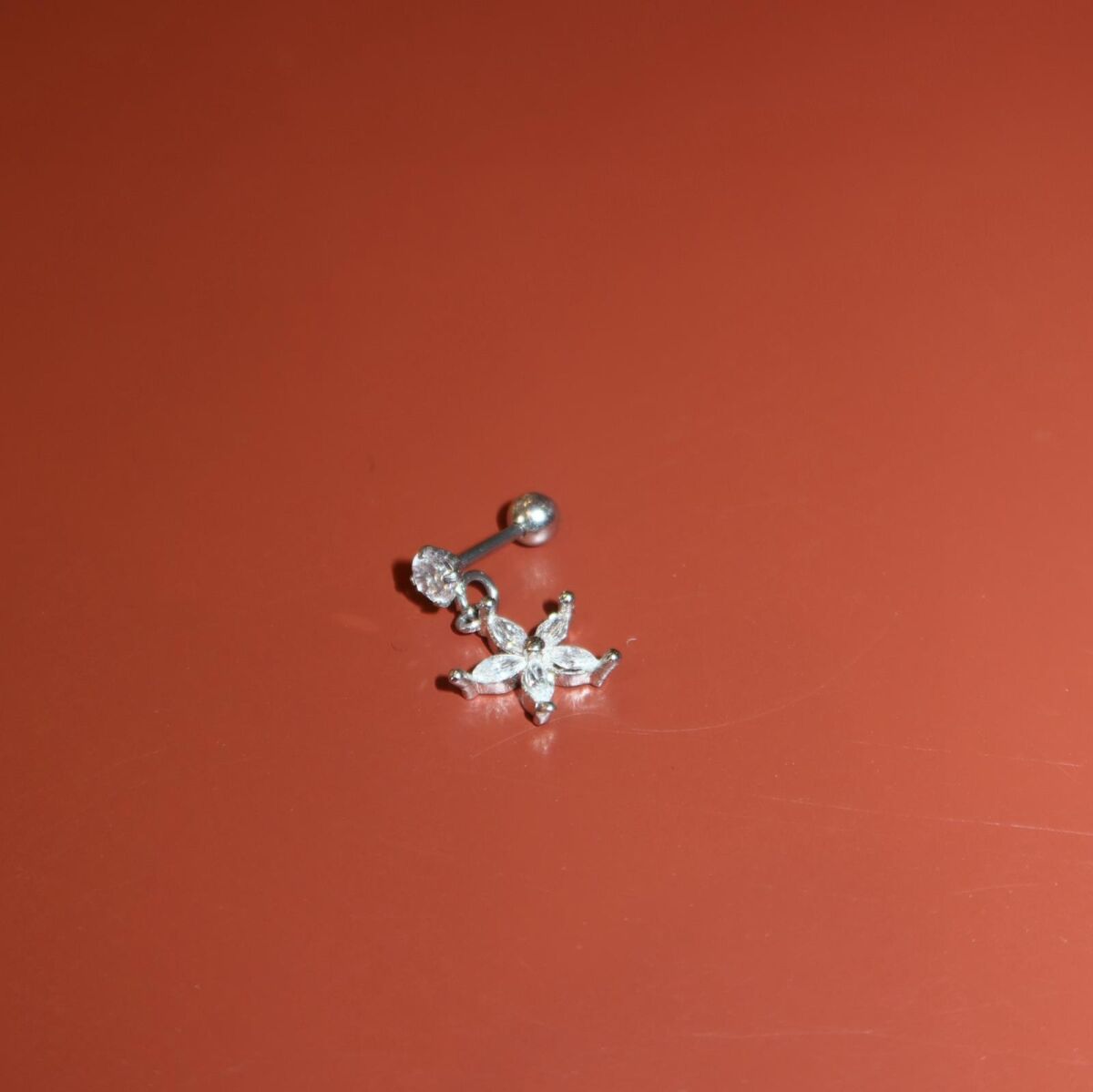 Taşlı Sallantılı Çiçek Figürlü Piercing - 1
