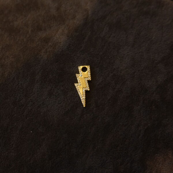 Taşlı Şimşek Figürlü Charm - Fi Season