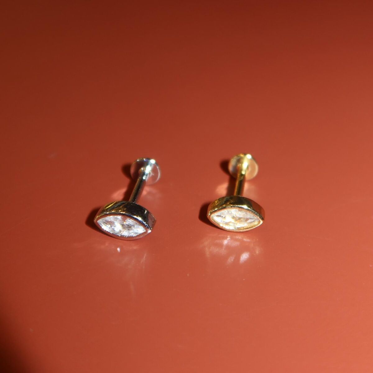 Tek Taşlı Badem Tragus Piercing - 1