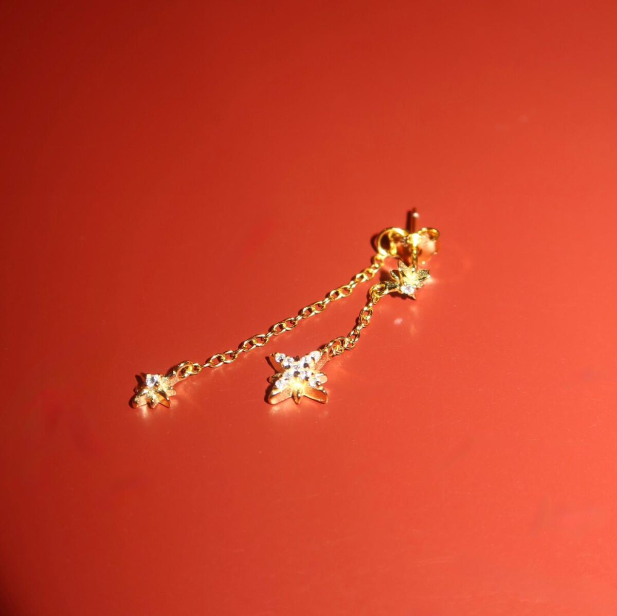 Tekli Taşlı Sallantılı Kutup Yıldızı Küpe | 925 Gümüş - 1