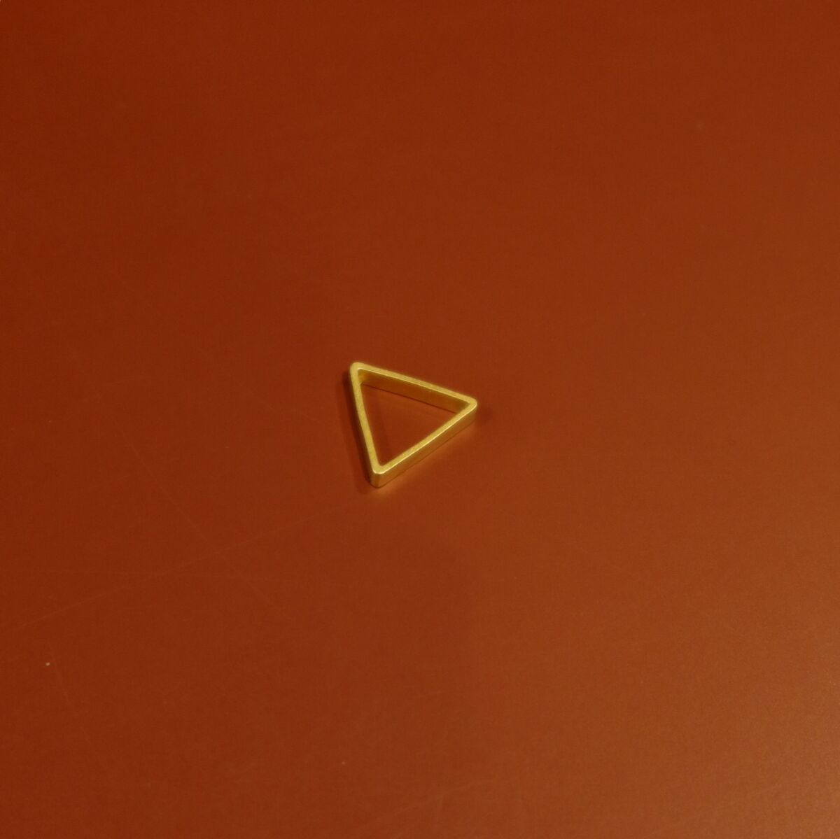 Üçgen Figürlü Charm - 1